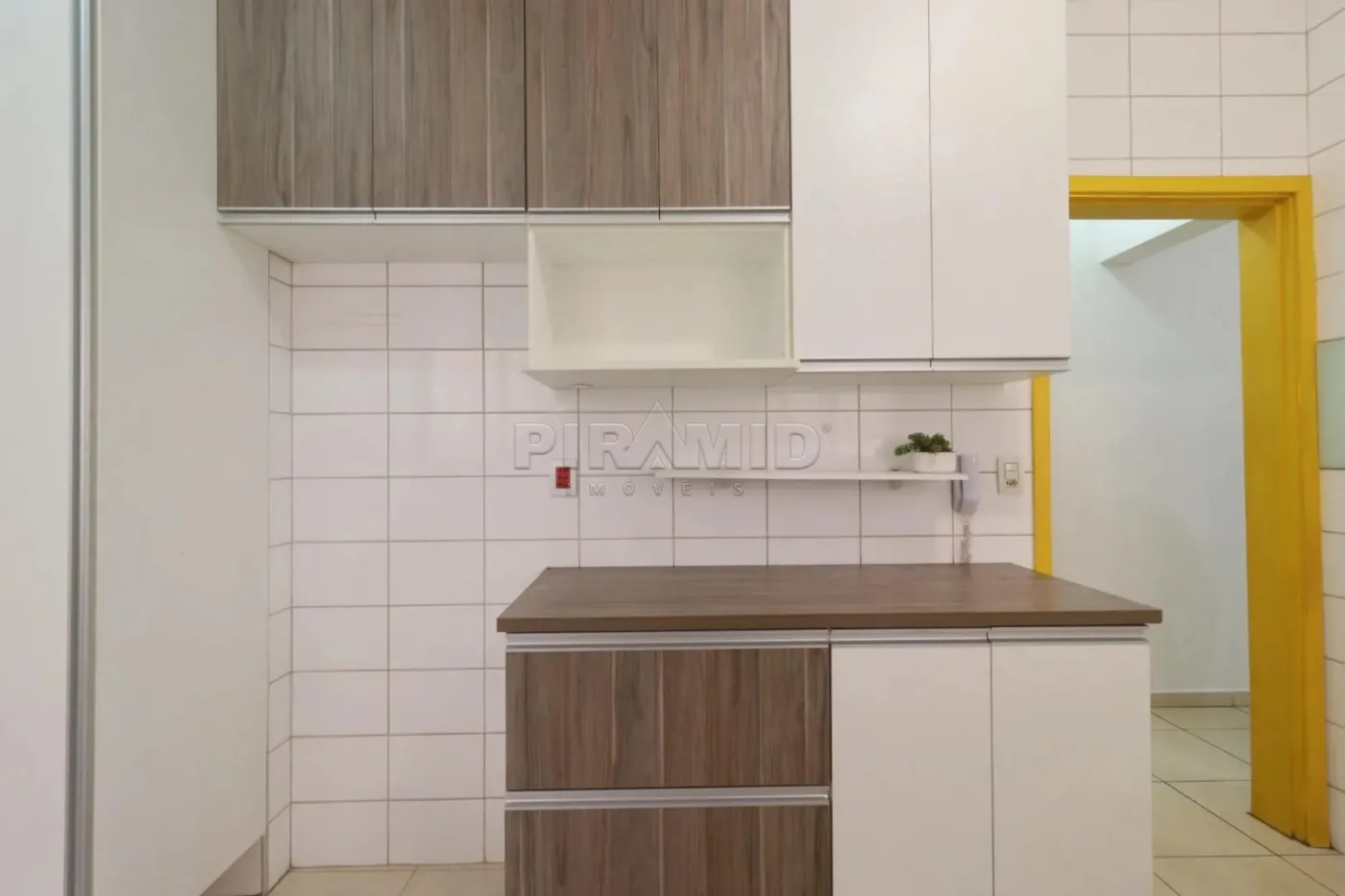 Alugar Apartamento / Padr&atilde;o em Ribeir&atilde;o Preto R$ 1.900,00 - Foto 8