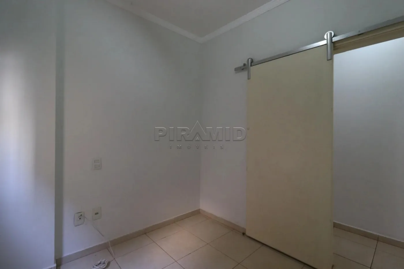 Alugar Apartamento / Padr&atilde;o em Ribeir&atilde;o Preto R$ 1.900,00 - Foto 17