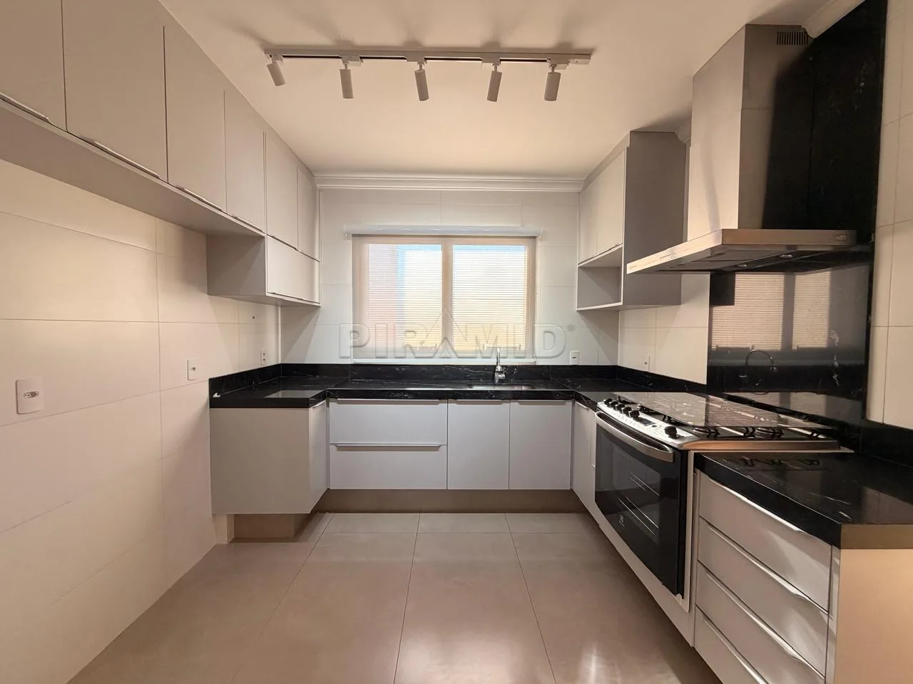 Alugar Apartamento / Padr&atilde;o em Ribeir&atilde;o Preto R$ 4.800,00 - Foto 9