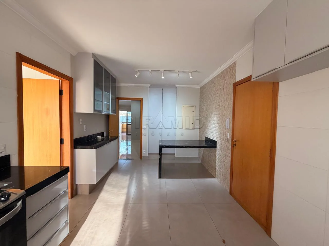 Alugar Apartamento / Padr&atilde;o em Ribeir&atilde;o Preto R$ 4.800,00 - Foto 12