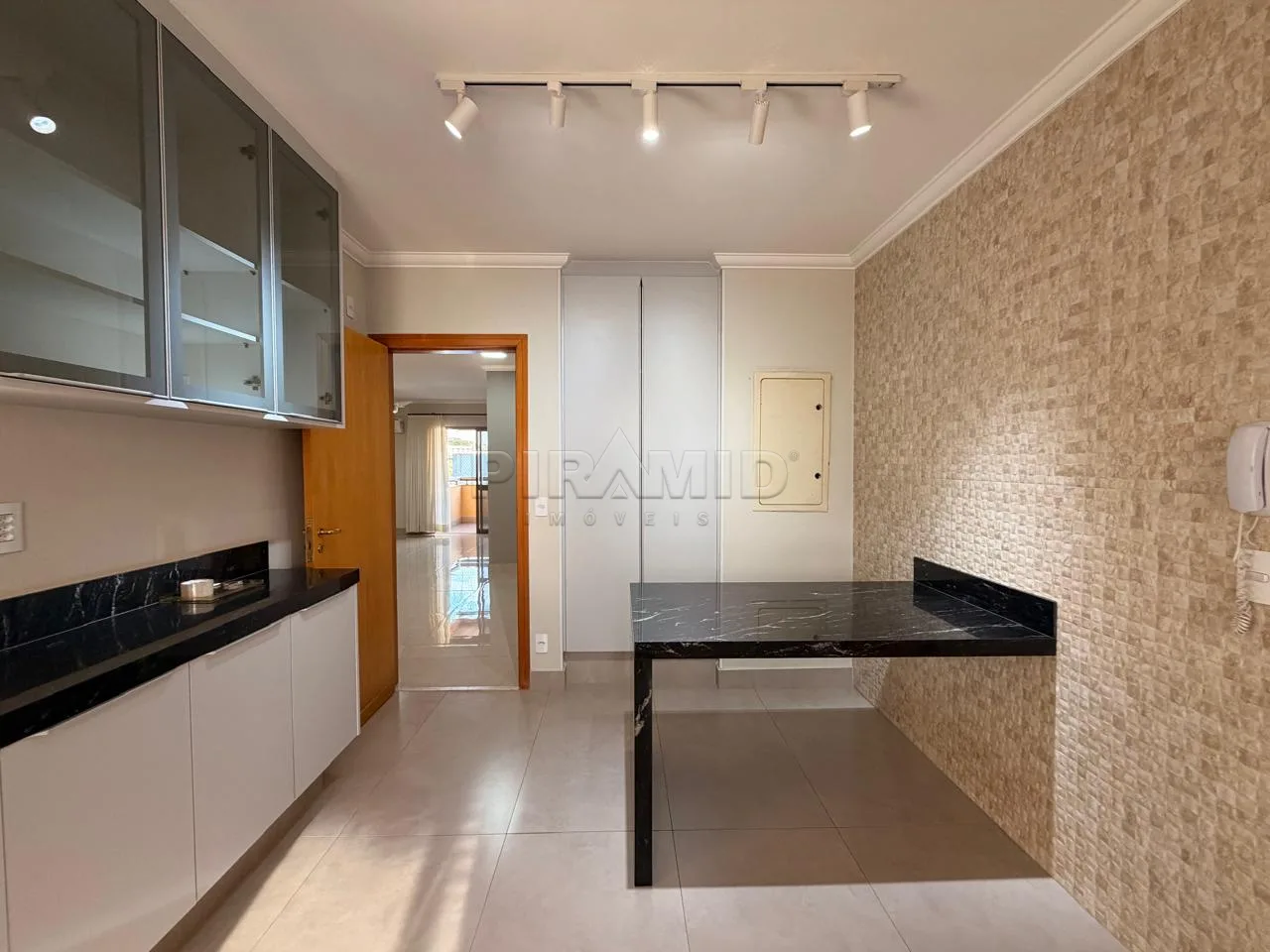 Alugar Apartamento / Padr&atilde;o em Ribeir&atilde;o Preto R$ 4.800,00 - Foto 13