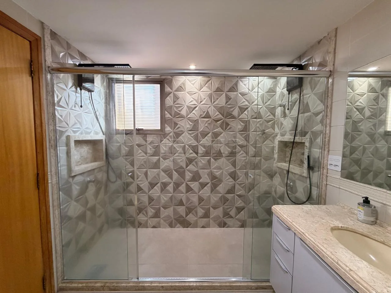 Alugar Apartamento / Padr&atilde;o em Ribeir&atilde;o Preto R$ 4.800,00 - Foto 26