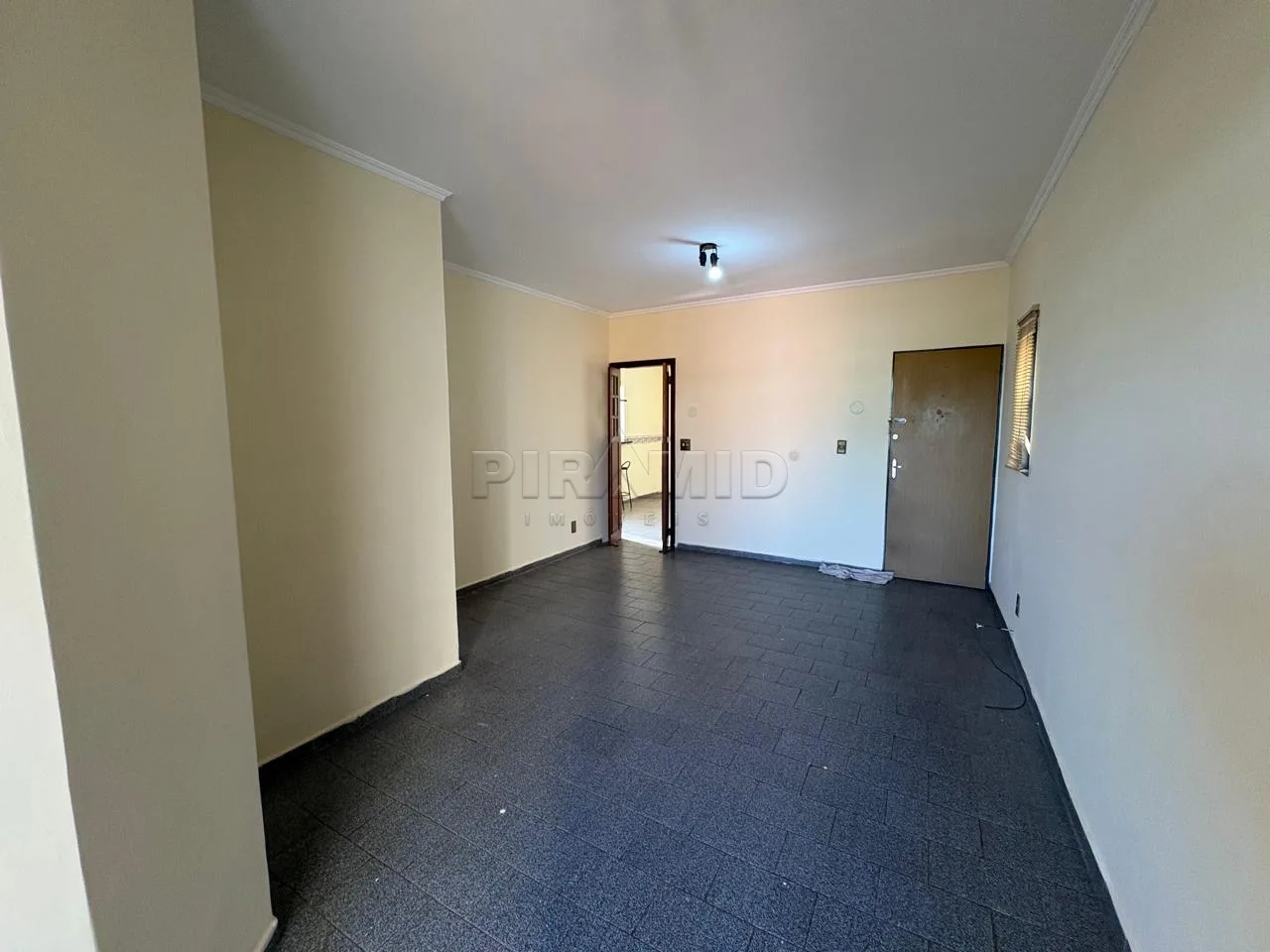 Alugar Apartamento / Padr&atilde;o em Ribeir&atilde;o Preto R$ 1.700,00 - Foto 2