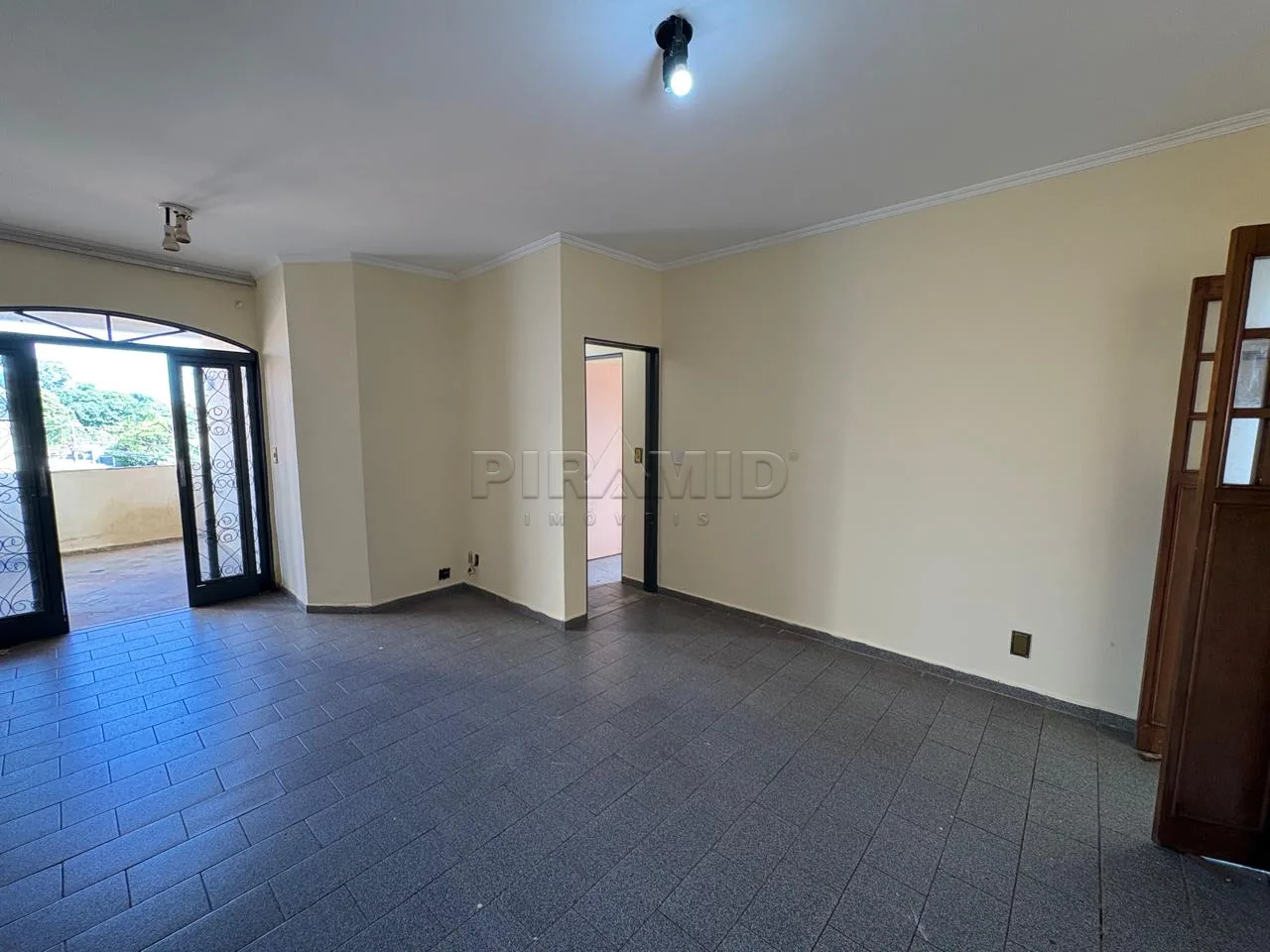 Alugar Apartamento / Padr&atilde;o em Ribeir&atilde;o Preto R$ 1.700,00 - Foto 3