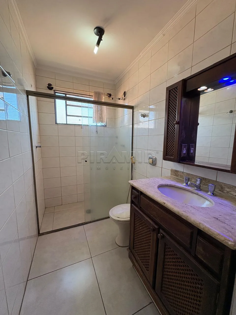 Alugar Apartamento / Padr&atilde;o em Ribeir&atilde;o Preto R$ 1.700,00 - Foto 16