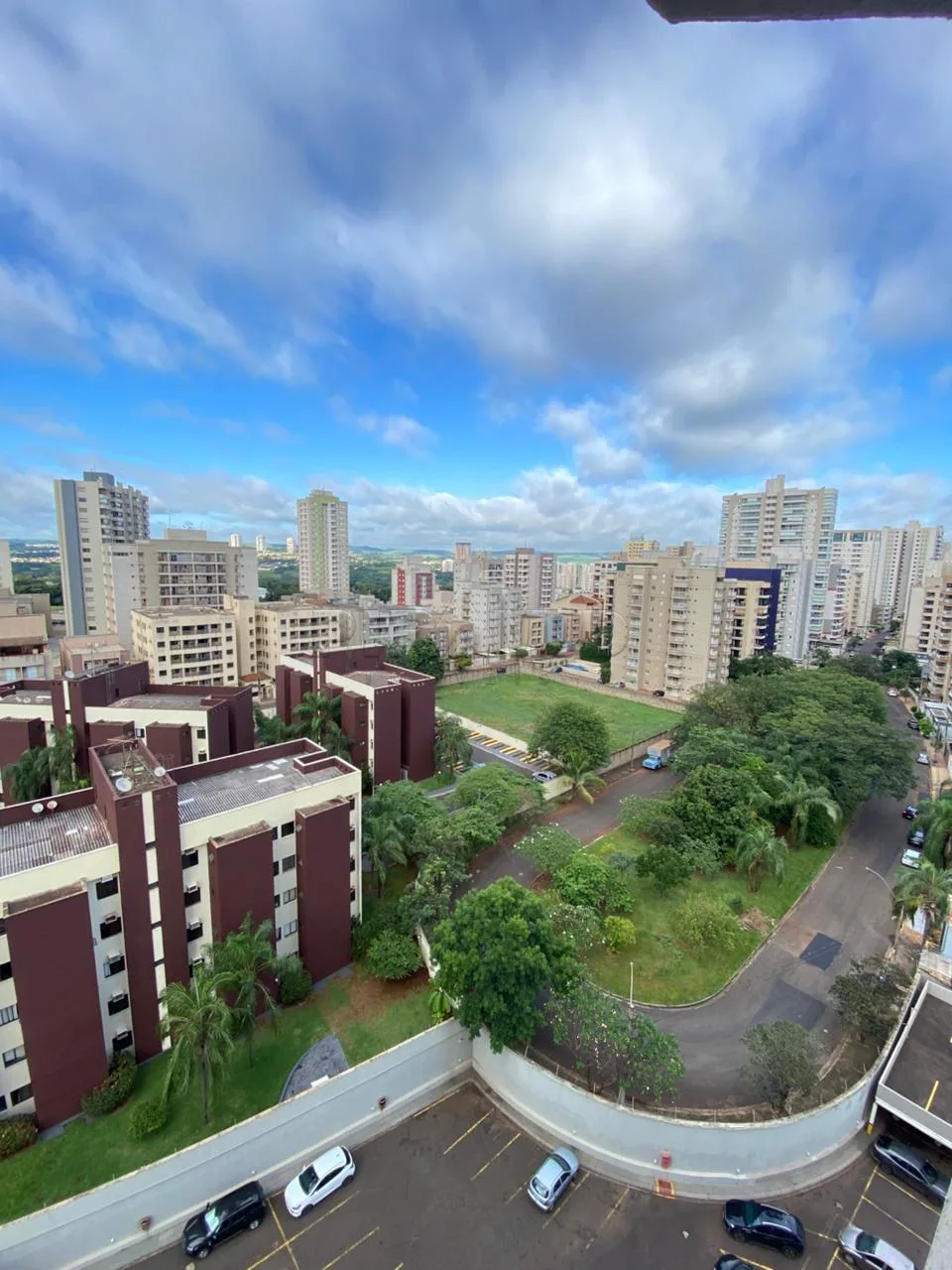 Alugar Apartamento / Padr&atilde;o em Ribeir&atilde;o Preto R$ 1.300,00 - Foto 4