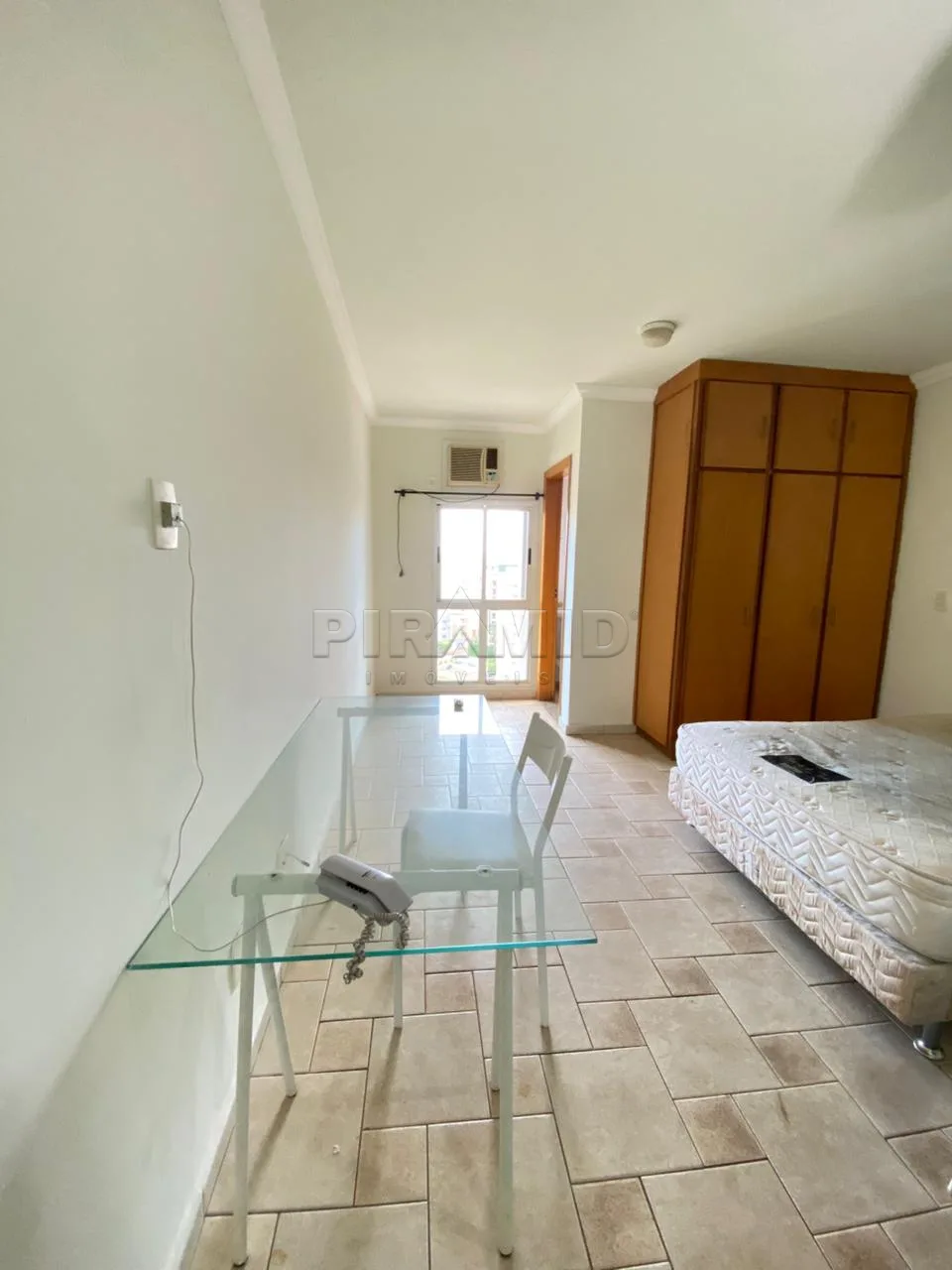 Alugar Apartamento / Padr&atilde;o em Ribeir&atilde;o Preto R$ 1.300,00 - Foto 1