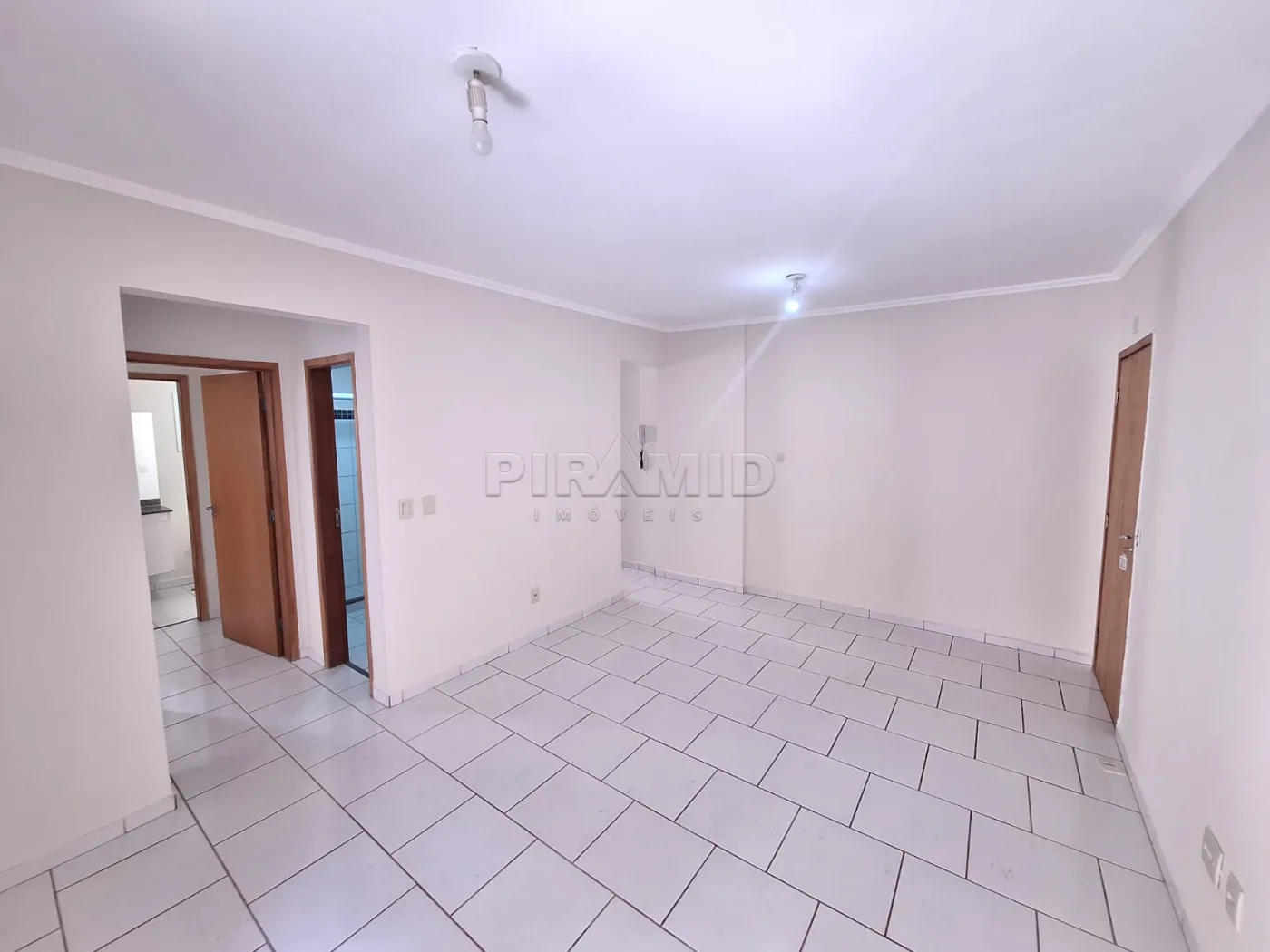 Alugar Apartamento / Padr&atilde;o em Ribeir&atilde;o Preto R$ 1.700,00 - Foto 2