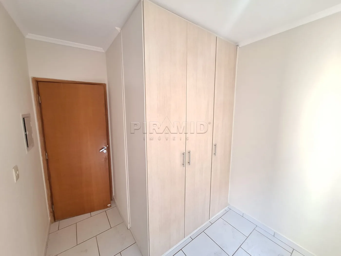 Alugar Apartamento / Padr&atilde;o em Ribeir&atilde;o Preto R$ 1.700,00 - Foto 7