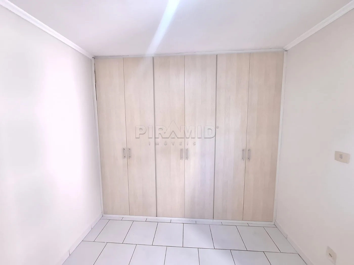 Alugar Apartamento / Padr&atilde;o em Ribeir&atilde;o Preto R$ 1.700,00 - Foto 10