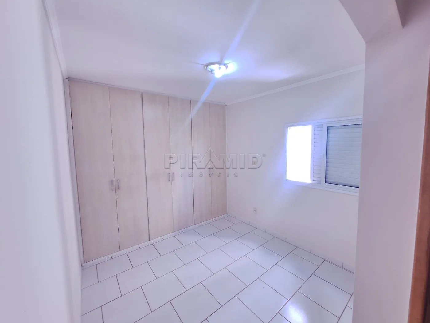Alugar Apartamento / Padr&atilde;o em Ribeir&atilde;o Preto R$ 1.700,00 - Foto 9