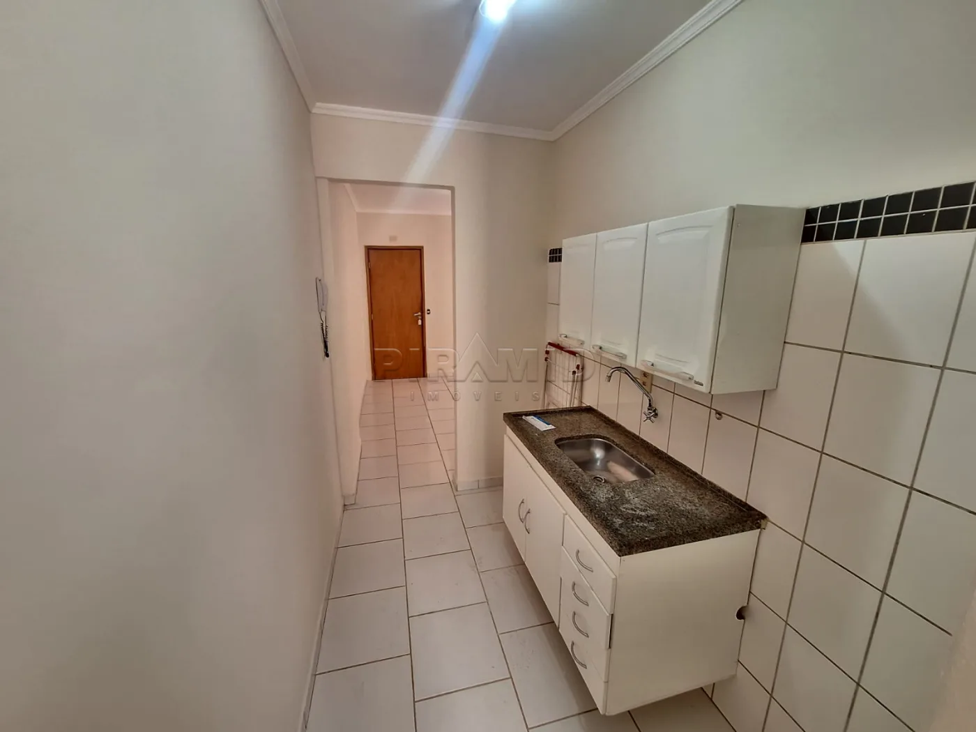 Alugar Apartamento / Padr&atilde;o em Ribeir&atilde;o Preto R$ 1.700,00 - Foto 13