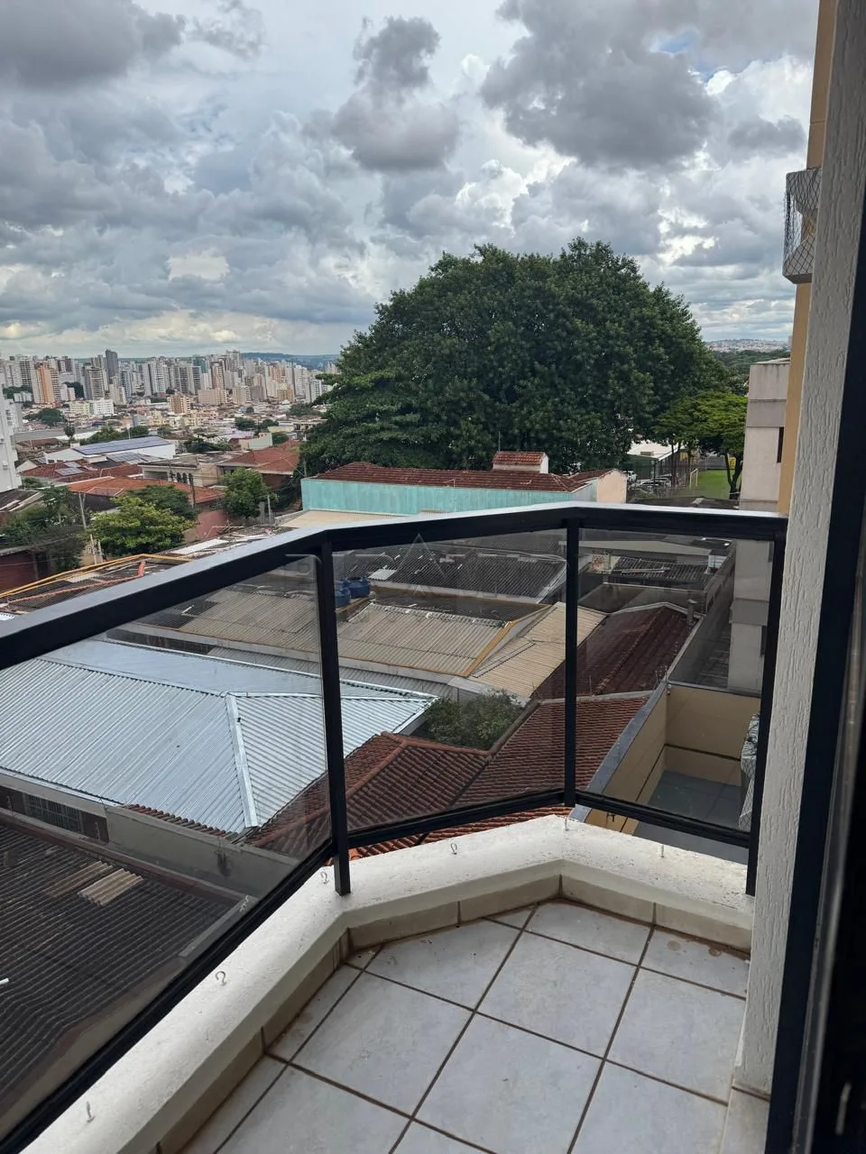 Alugar Apartamento / Padr&atilde;o em Ribeir&atilde;o Preto R$ 1.500,00 - Foto 3