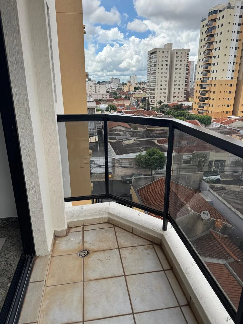 Alugar Apartamento / Padr&atilde;o em Ribeir&atilde;o Preto R$ 1.500,00 - Foto 4