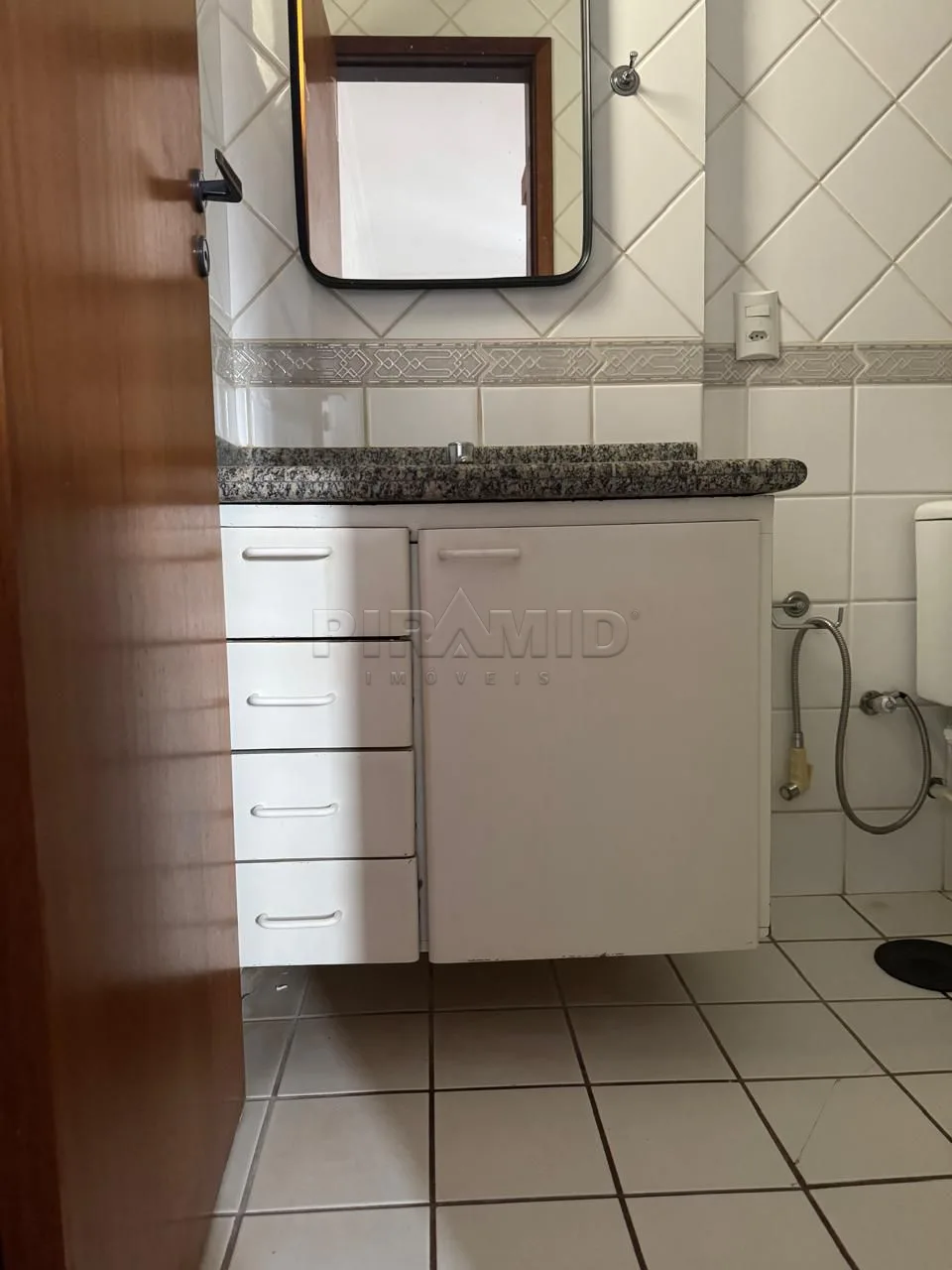 Alugar Apartamento / Padr&atilde;o em Ribeir&atilde;o Preto R$ 1.500,00 - Foto 5