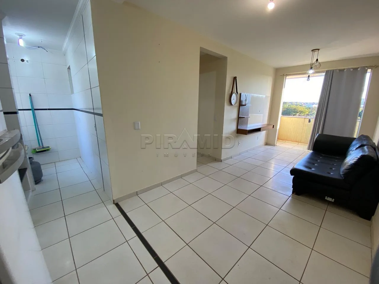Alugar Apartamento / Padr&atilde;o em Ribeir&atilde;o Preto R$ 1.100,00 - Foto 2