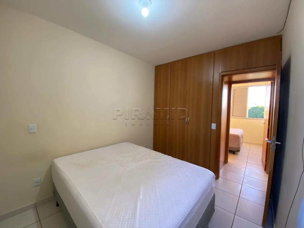 Alugar Apartamento / Padr&atilde;o em Ribeir&atilde;o Preto R$ 1.100,00 - Foto 11