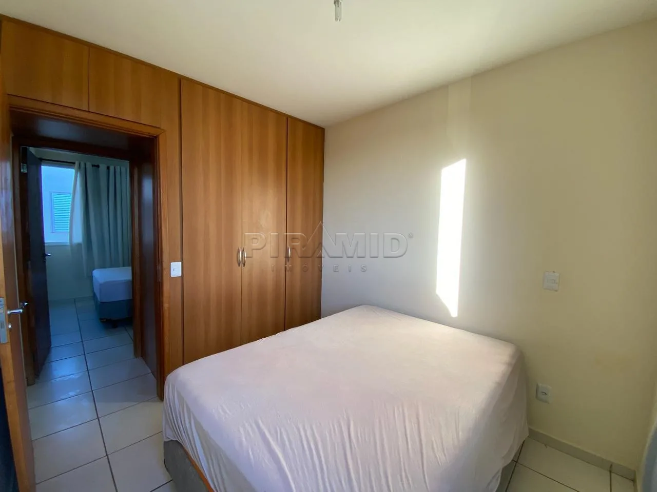 Alugar Apartamento / Padr&atilde;o em Ribeir&atilde;o Preto R$ 1.100,00 - Foto 12