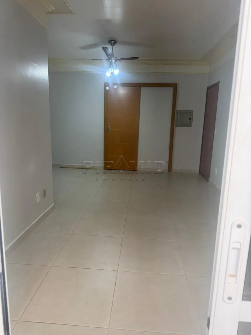 Alugar Apartamento / Padr&atilde;o em Ribeir&atilde;o Preto R$ 2.300,00 - Foto 3