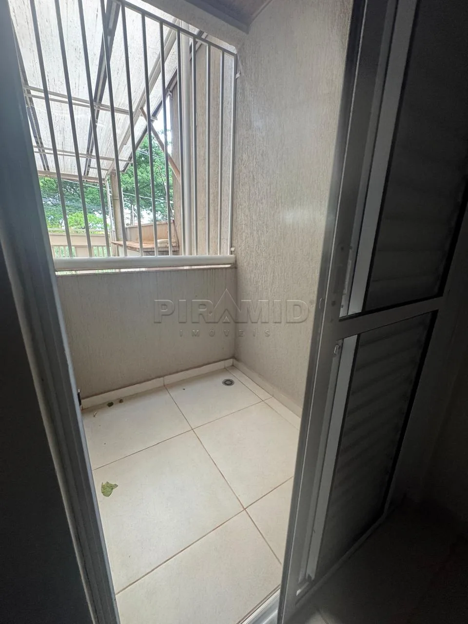 Alugar Apartamento / Padr&atilde;o em Ribeir&atilde;o Preto R$ 2.300,00 - Foto 15