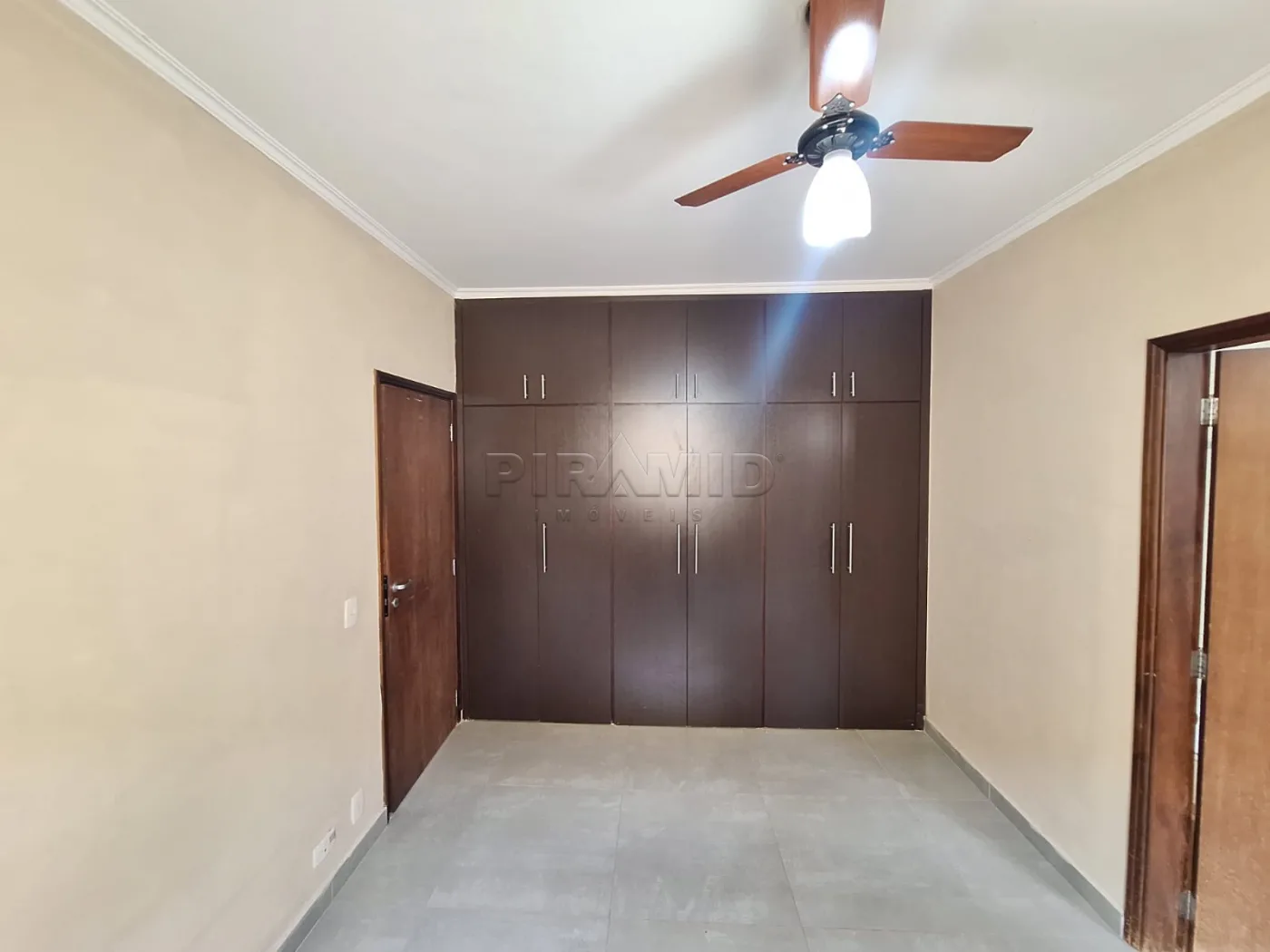 Alugar Apartamento / Padr&atilde;o em Ribeir&atilde;o Preto R$ 2.000,00 - Foto 13