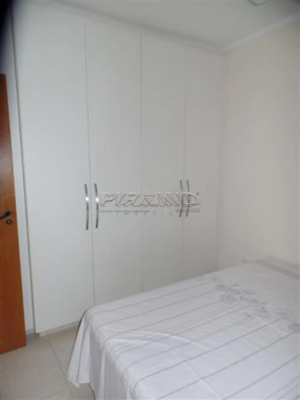 Alugar Apartamento / Padr&atilde;o em Ribeir&atilde;o Preto R$ 1.900,00 - Foto 5