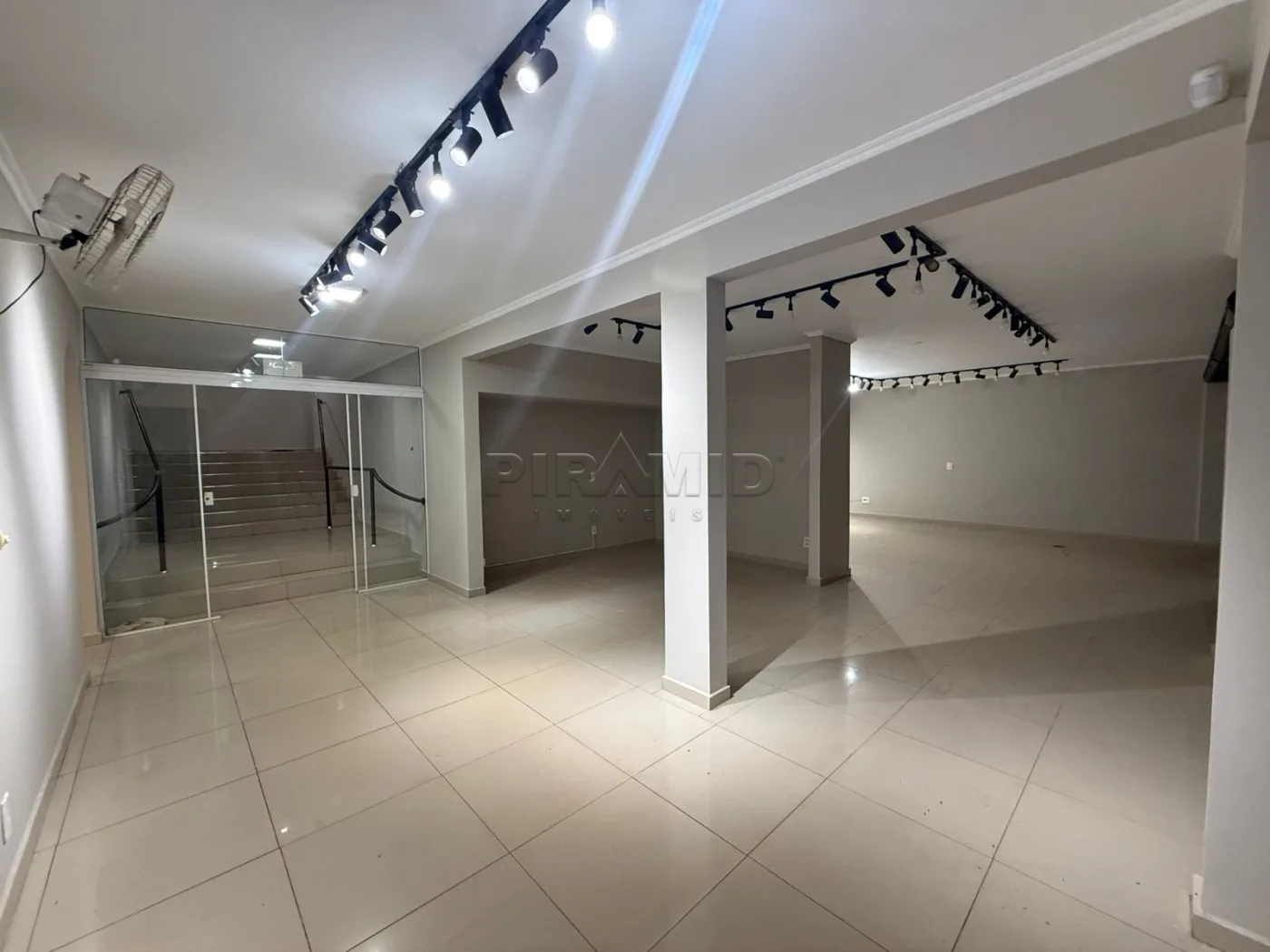 Alugar Comercial / Casa em Ribeir&atilde;o Preto R$ 16.500,00 - Foto 2