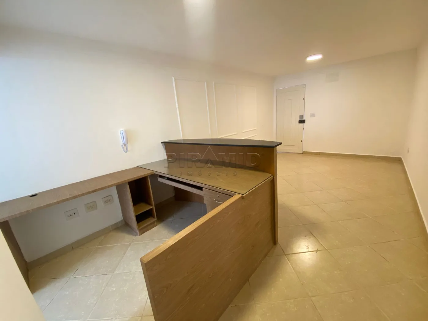 Alugar Comercial / Sal&atilde;o em Ribeir&atilde;o Preto R$ 5.500,00 - Foto 2