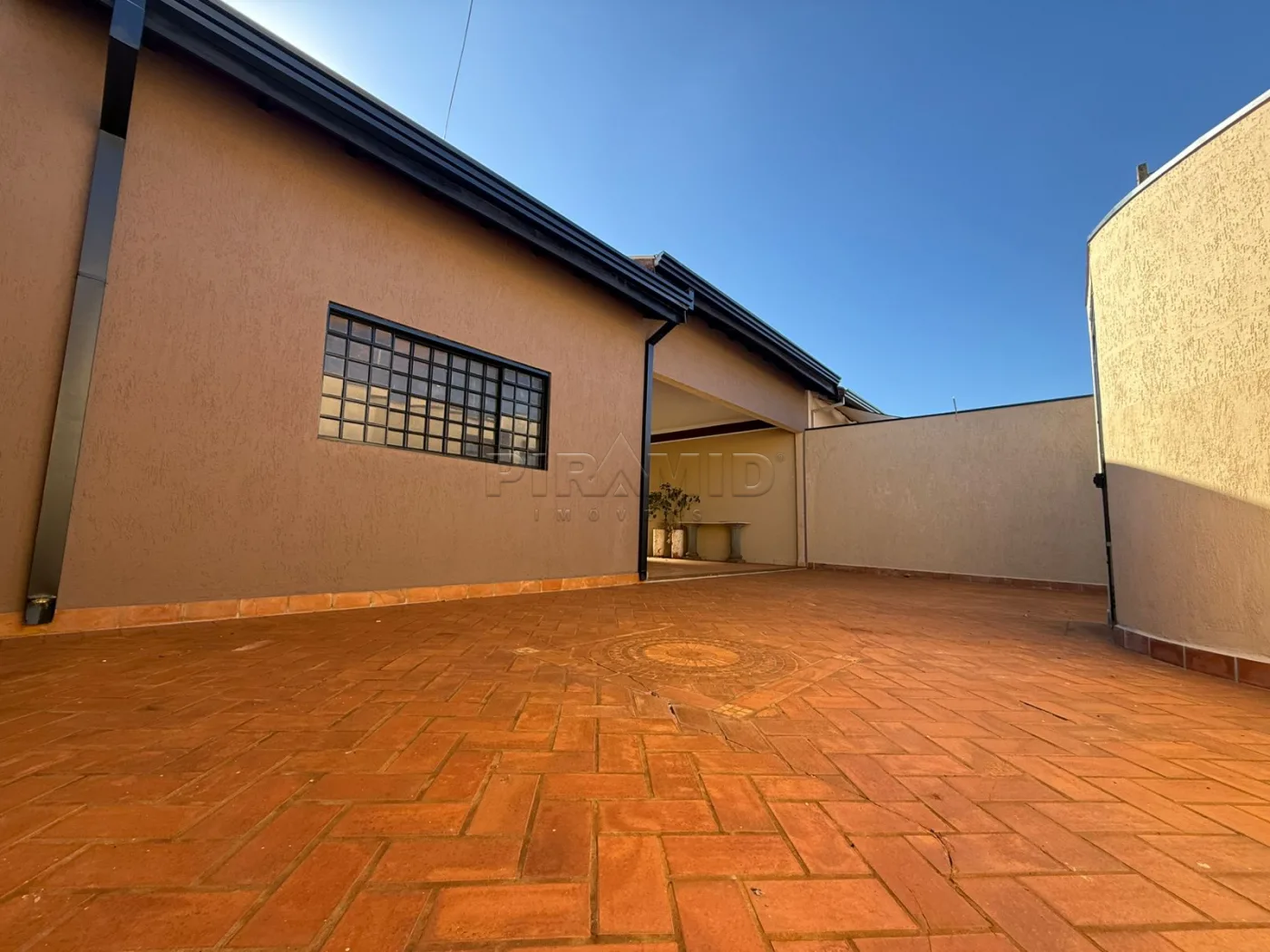 Alugar Casa / Padr&atilde;o em Ribeir&atilde;o Preto R$ 3.100,00 - Foto 2