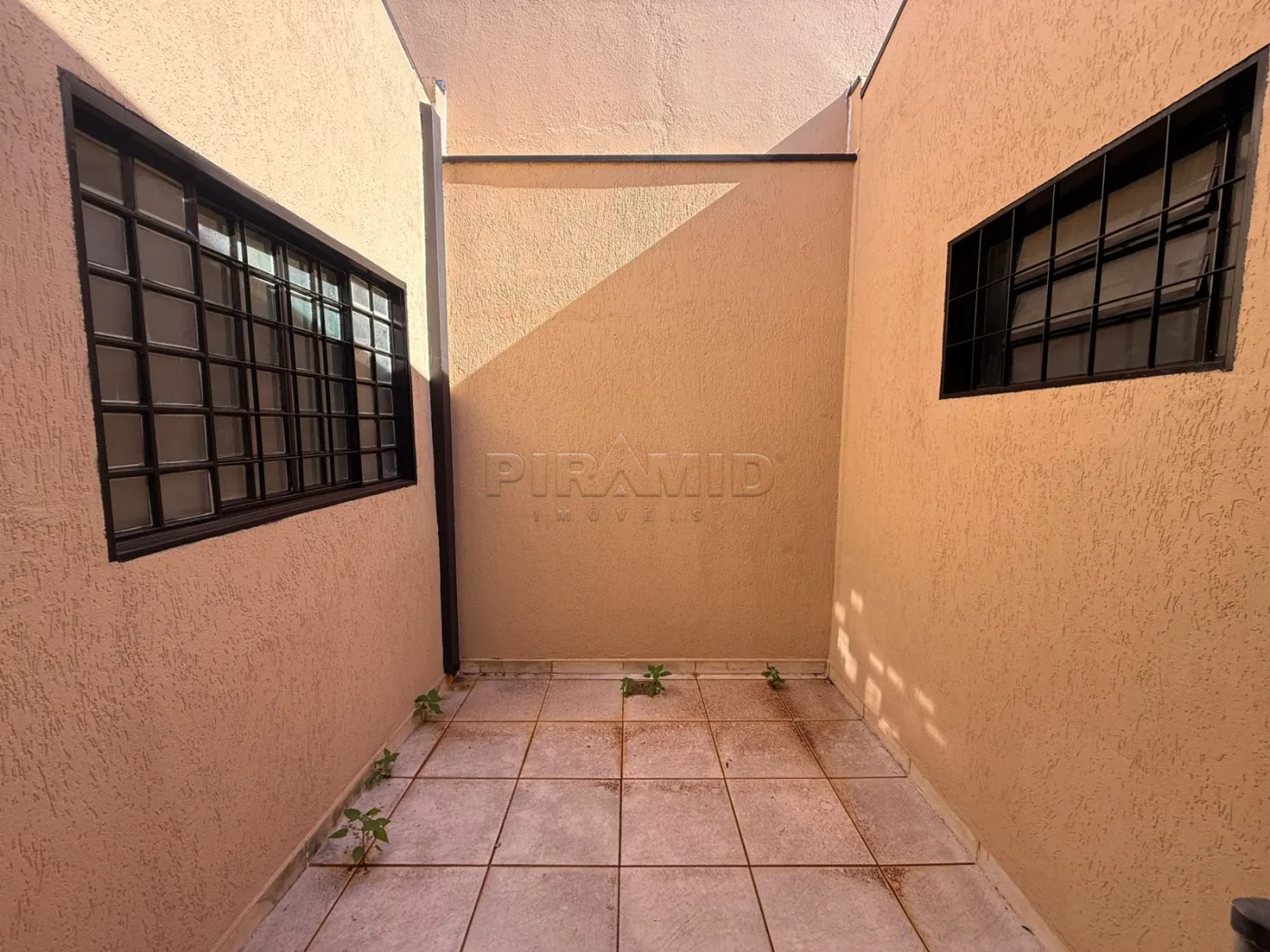 Alugar Casa / Padr&atilde;o em Ribeir&atilde;o Preto R$ 3.100,00 - Foto 15