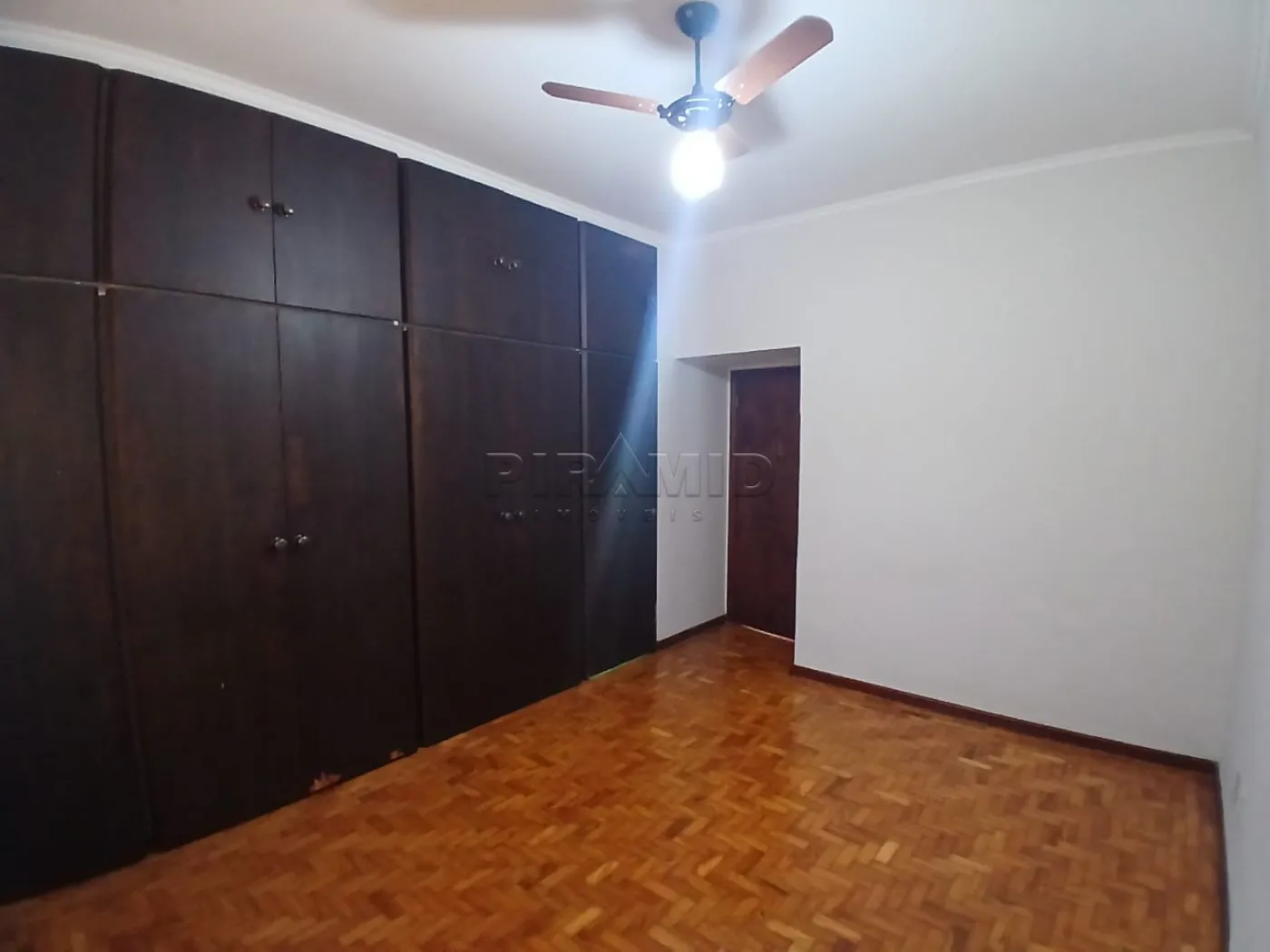 Alugar Casa / Padr&atilde;o em Ribeir&atilde;o Preto R$ 2.600,00 - Foto 17