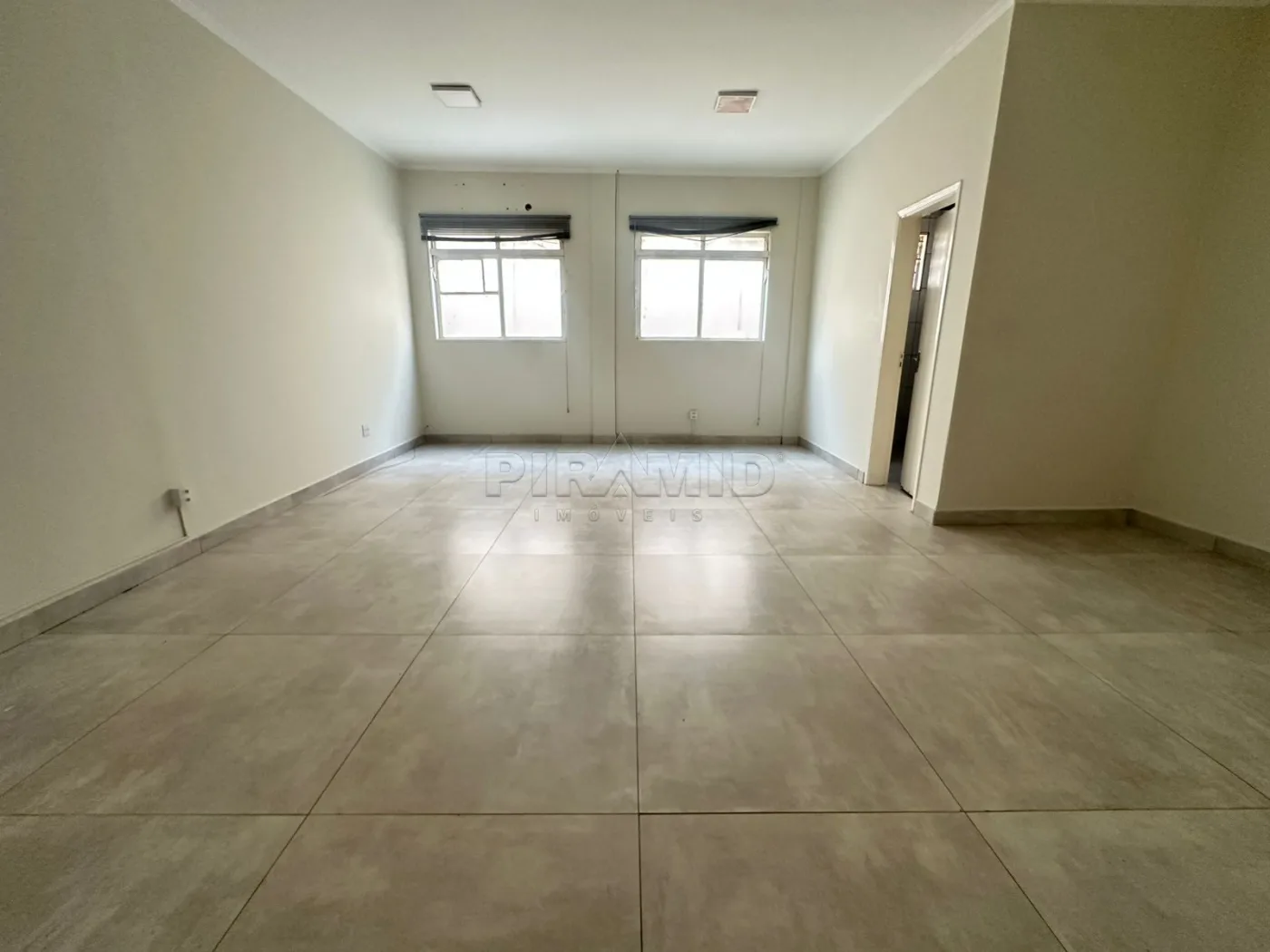 Alugar Comercial / Sala em Ribeir&atilde;o Preto R$ 1.500,00 - Foto 1