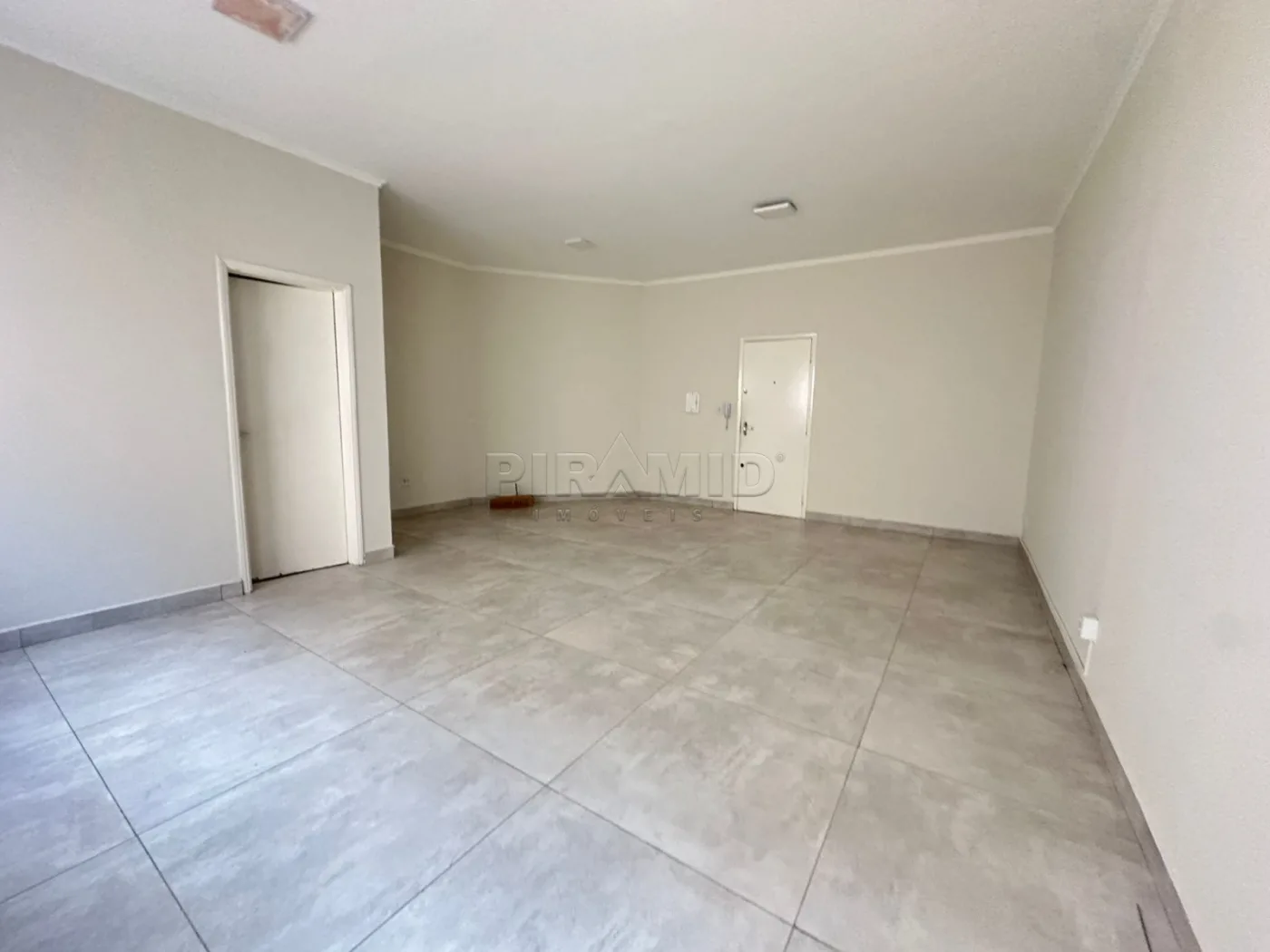 Alugar Comercial / Sala em Ribeir&atilde;o Preto R$ 1.500,00 - Foto 3