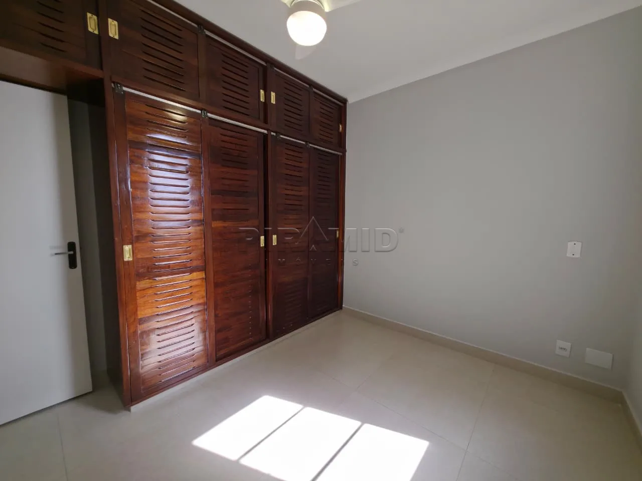 Alugar Apartamento / Padr&atilde;o em Ribeir&atilde;o Preto R$ 1.650,00 - Foto 16