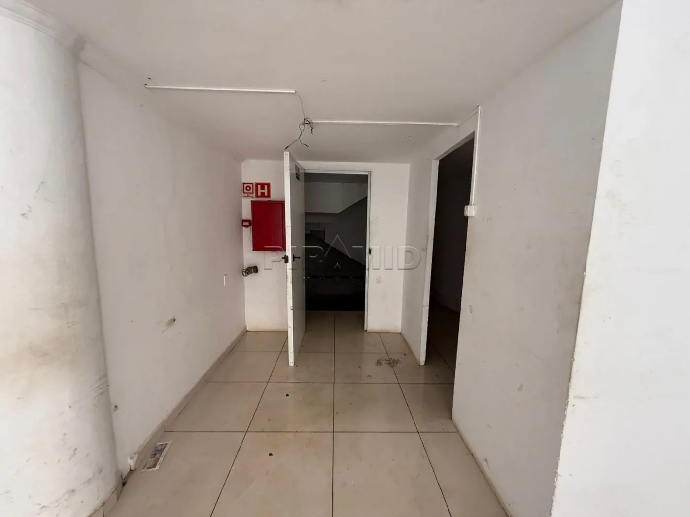 Alugar Comercial / Sal&atilde;o em Ribeir&atilde;o Preto R$ 7.800,00 - Foto 4
