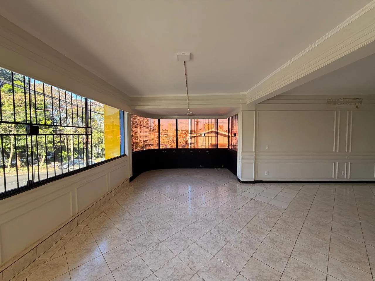 Alugar Comercial / Sal&atilde;o em Ribeir&atilde;o Preto R$ 6.000,00 - Foto 2