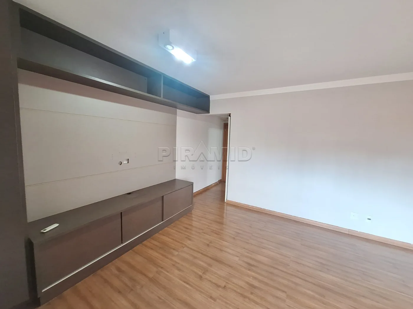 Alugar Apartamento / Padr&atilde;o em Ribeir&atilde;o Preto R$ 2.500,00 - Foto 3