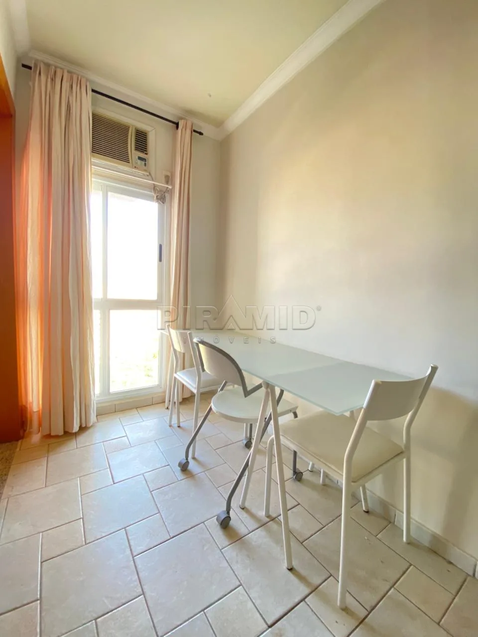 Alugar Apartamento / Padr&atilde;o em Ribeir&atilde;o Preto R$ 1.300,00 - Foto 5