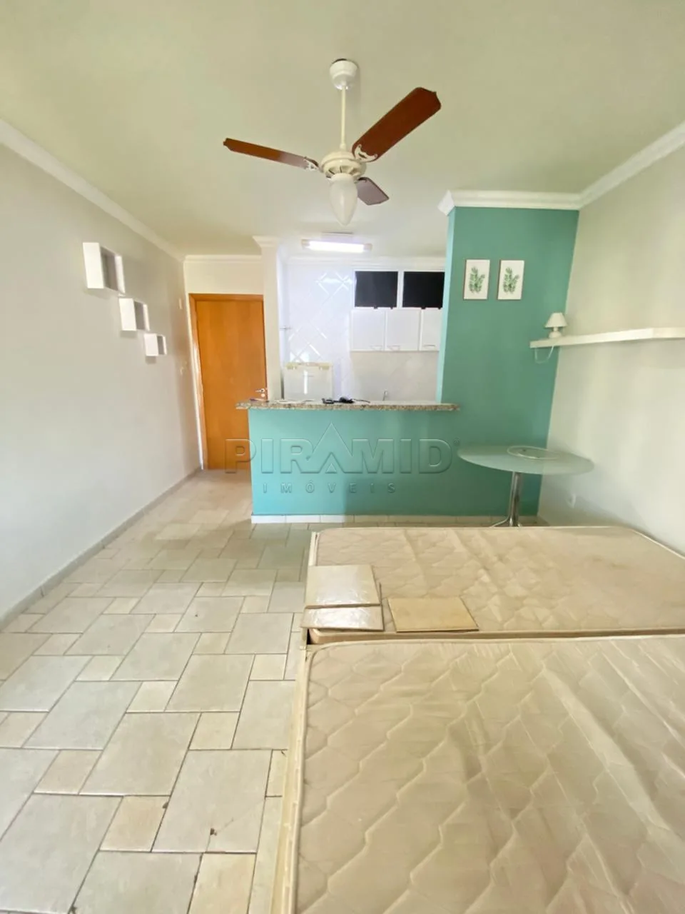 Alugar Apartamento / Padr&atilde;o em Ribeir&atilde;o Preto R$ 1.300,00 - Foto 3
