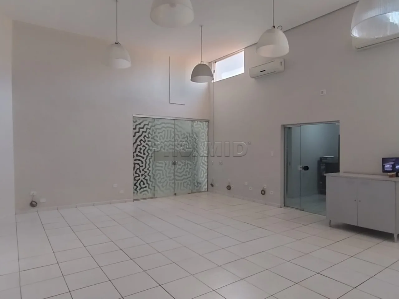Alugar Comercial / Casa em Ribeir&atilde;o Preto R$ 6.000,00 - Foto 1