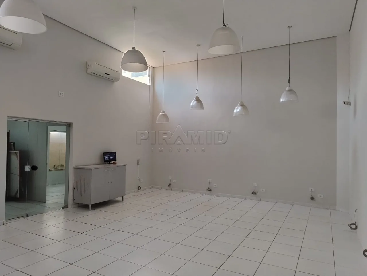 Alugar Comercial / Casa em Ribeir&atilde;o Preto R$ 6.000,00 - Foto 2