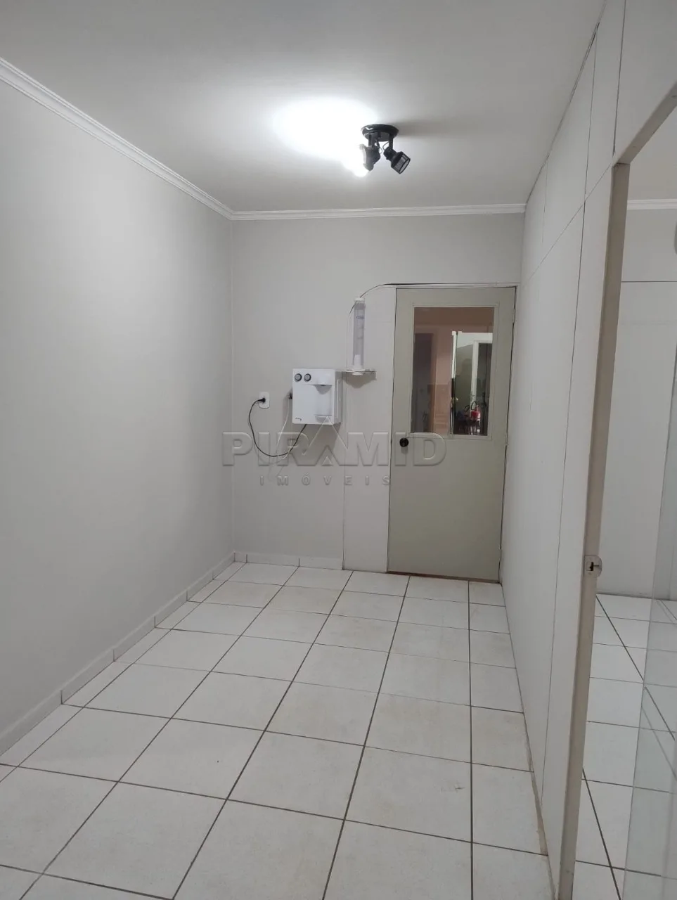 Alugar Comercial / Casa em Ribeir&atilde;o Preto R$ 6.000,00 - Foto 3