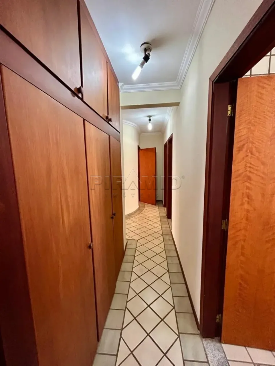 Alugar Apartamento / Padr&atilde;o em Ribeir&atilde;o Preto R$ 2.300,00 - Foto 17