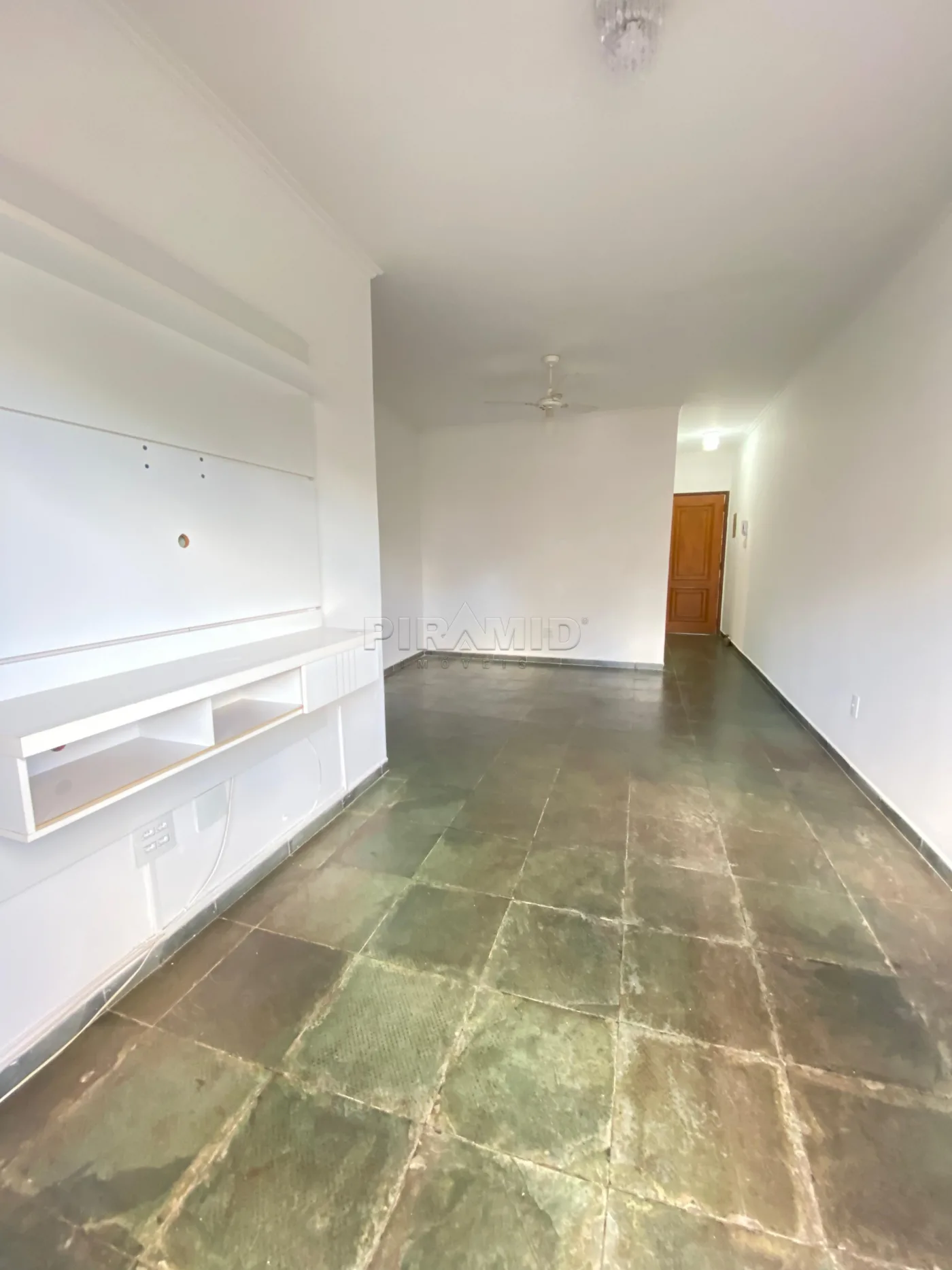 Alugar Apartamento / Padr&atilde;o em Ribeir&atilde;o Preto R$ 1.600,00 - Foto 1