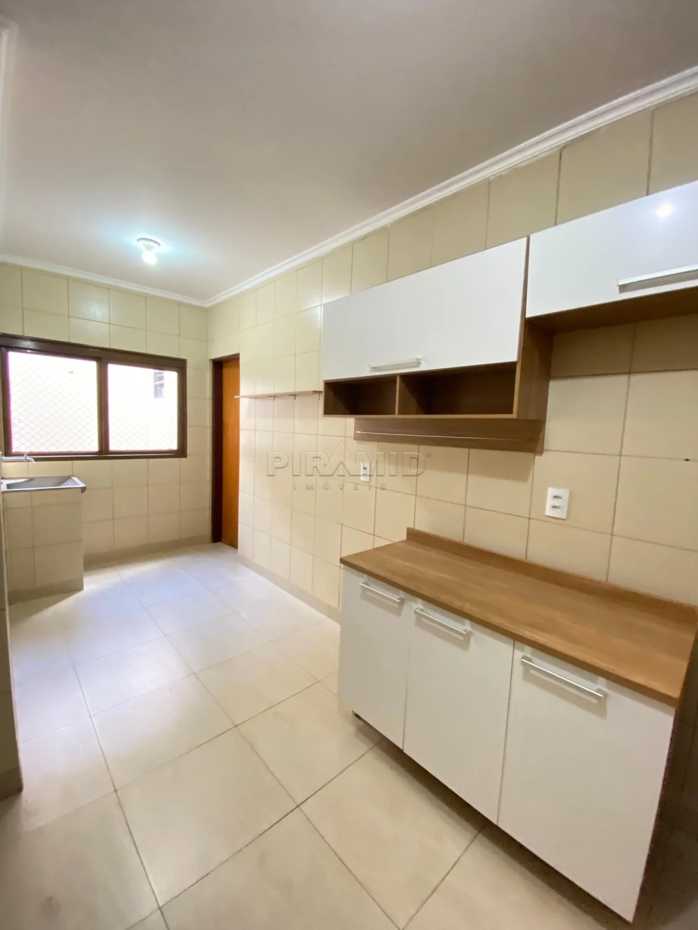 Alugar Apartamento / Padr&atilde;o em Ribeir&atilde;o Preto R$ 1.600,00 - Foto 13