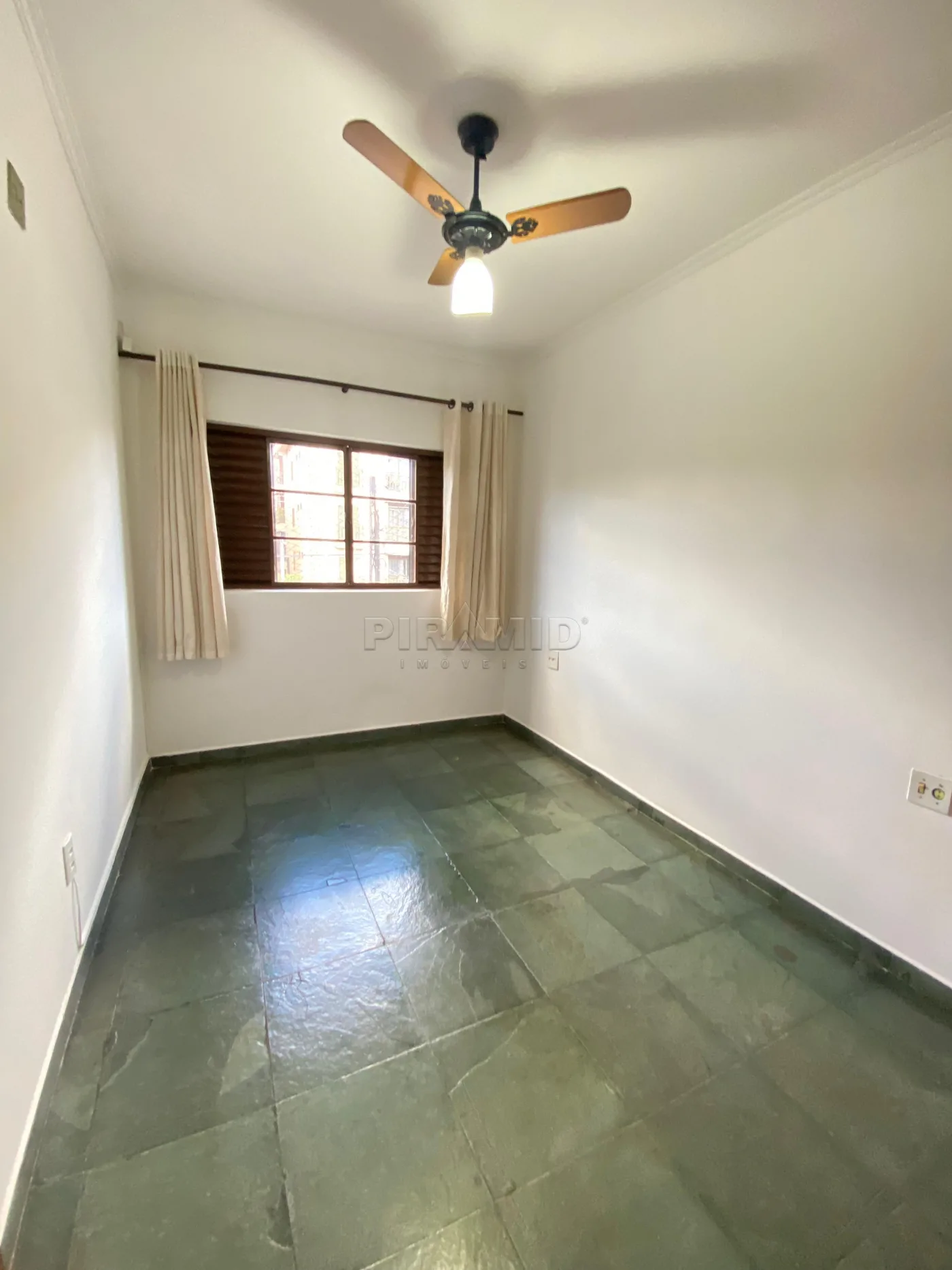 Alugar Apartamento / Padr&atilde;o em Ribeir&atilde;o Preto R$ 1.600,00 - Foto 6