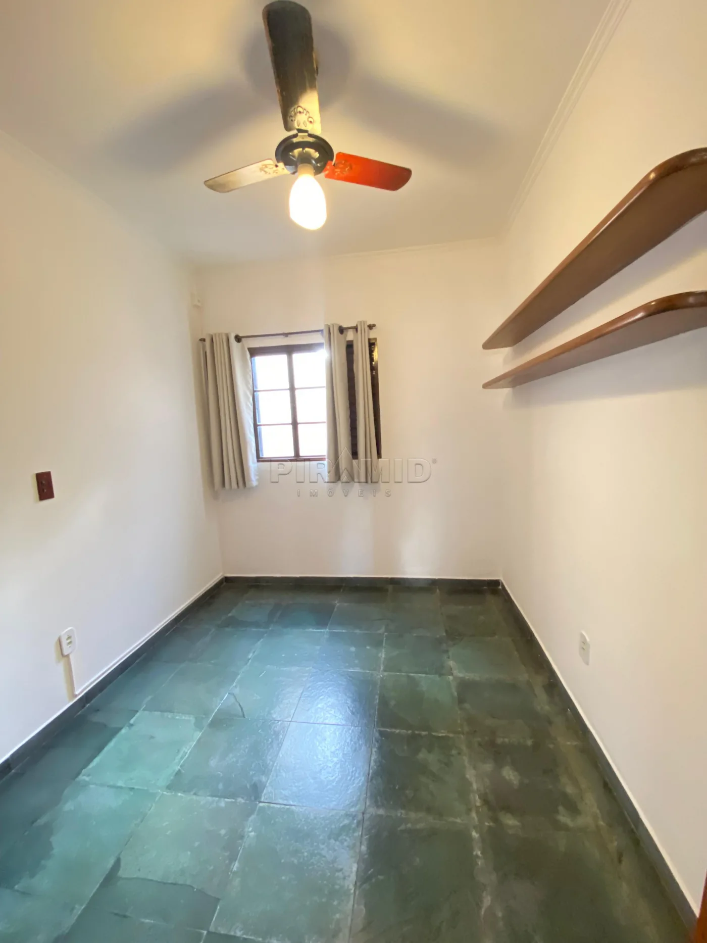 Alugar Apartamento / Padr&atilde;o em Ribeir&atilde;o Preto R$ 1.600,00 - Foto 8