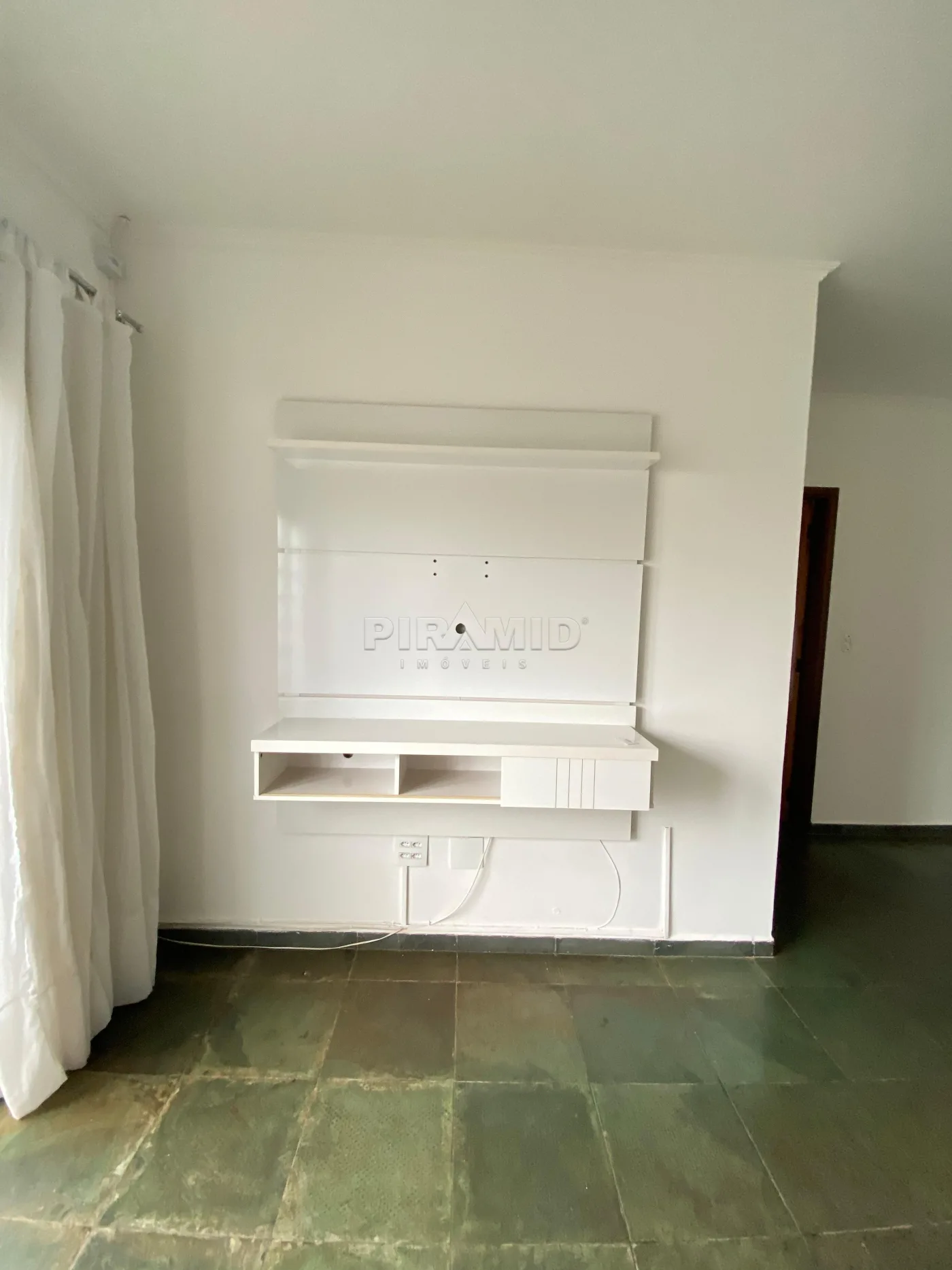 Alugar Apartamento / Padr&atilde;o em Ribeir&atilde;o Preto R$ 1.600,00 - Foto 3