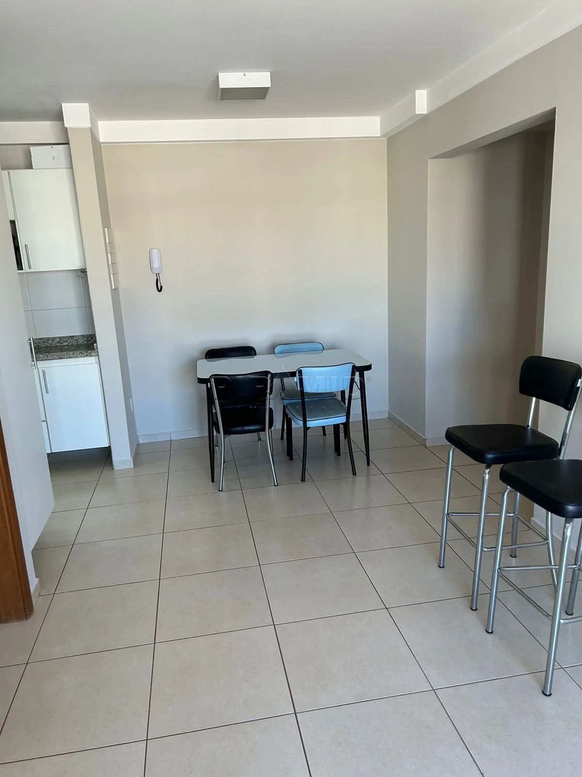 Alugar Apartamento / Padr&atilde;o em Ribeir&atilde;o Preto R$ 1.800,00 - Foto 3