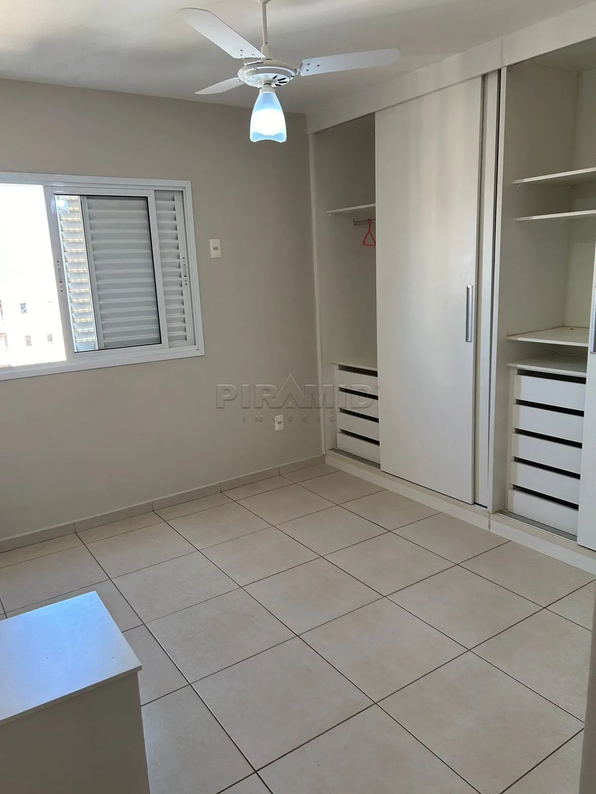 Alugar Apartamento / Padr&atilde;o em Ribeir&atilde;o Preto R$ 1.800,00 - Foto 4